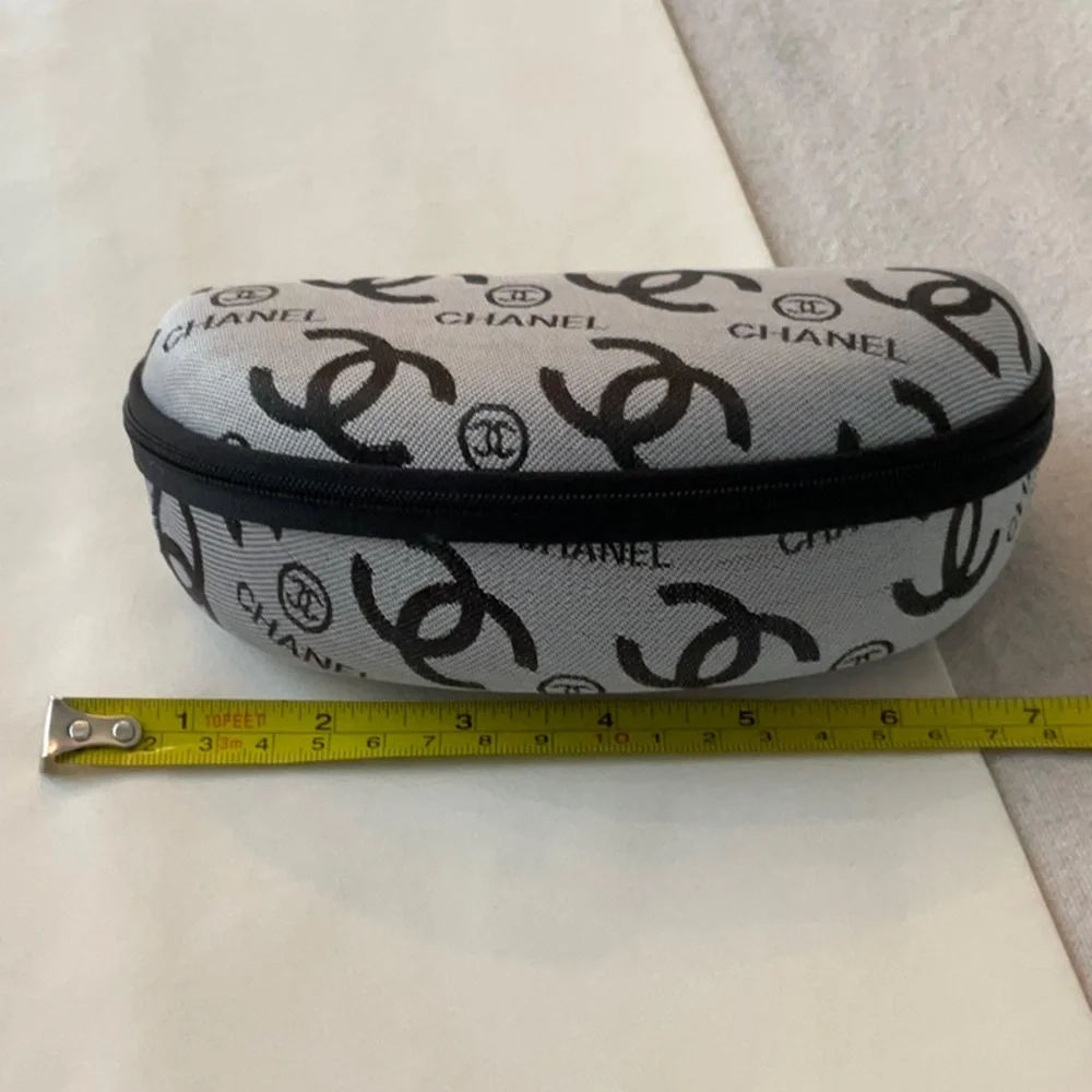 Eyeglass Case - Picture 6 of 6